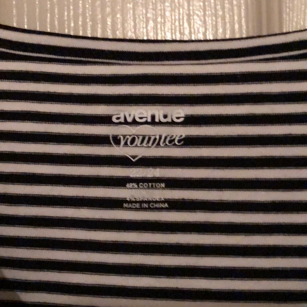 Avenue 22/24 Sequin Heart & Black/White Stripe T - Picture 4 of 6